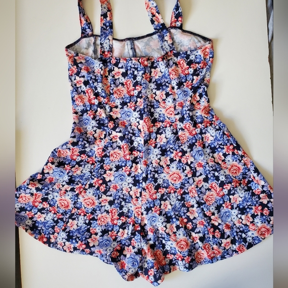 Forever 21 Floral Romper - Picture 2 of 6